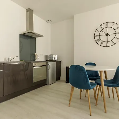 Le Bleu - Lumineux, 1 Chambre, Salle De Bain Moderne Appartement