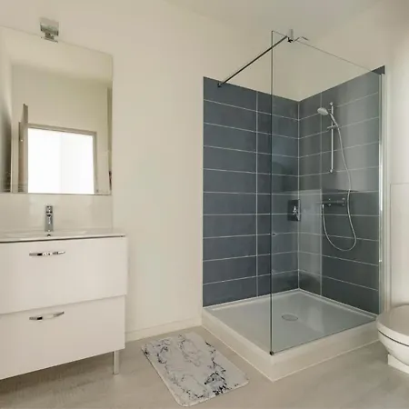 Daire Le Bleu - Lumineux, 1 Chambre, Salle De Bain Moderne