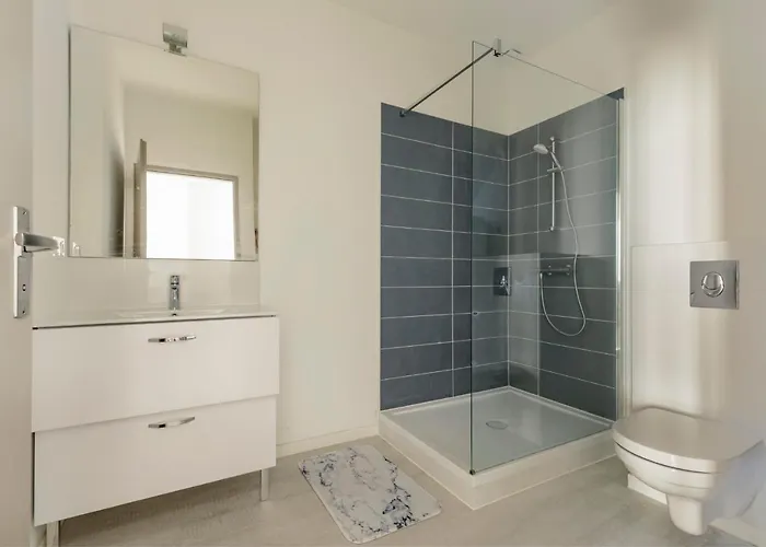 Apartment Le Bleu - Lumineux, 1 Chambre, Salle De Bain Moderne