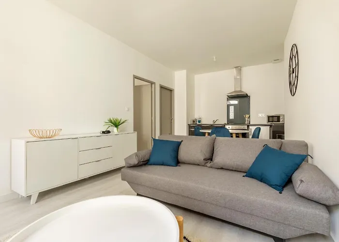 Apartment Le Bleu - Lumineux, 1 Chambre, Salle De Bain Moderne *